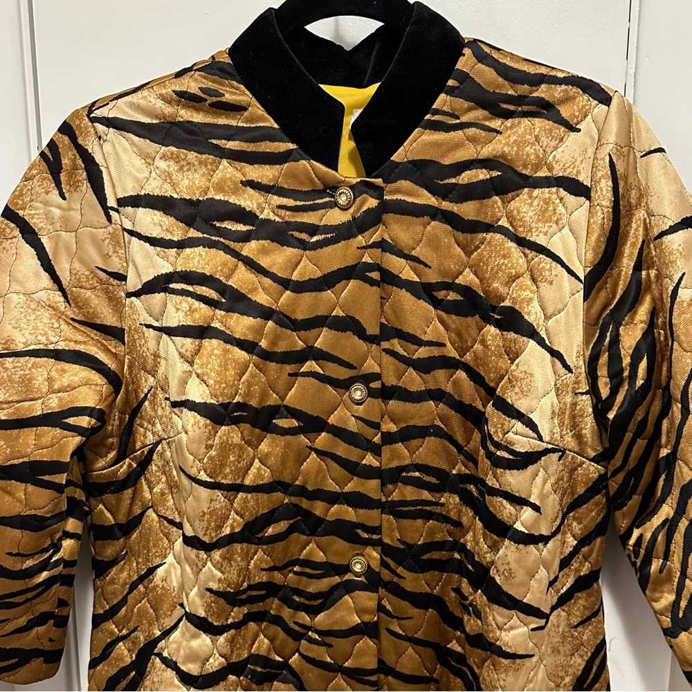 Vintage 60s Tiger Print Quilted House Dress Robe Sz 10 Union Made Velvet Neck - Picture 2 of 12